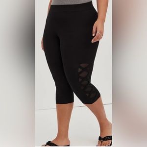 NWT Torrid PEDAL PUSHER PREMIUM LEGGING - LATTICE BLACK 2, 2w